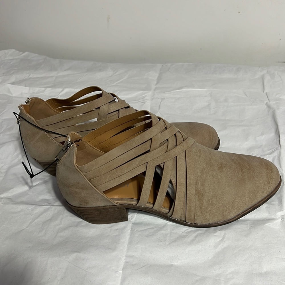 Sociology strappy booties sz 11 pearl (light beige)